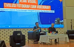 Praktisi fotografi Ray Bachtiar Dradjat menjadi narasumber talkshow “Jejak Visual: Evolusi Fotografi dan Videografi”. (Sumber: Ray Bachtiar Dradjat)