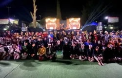 Komunitas pelajar pecinta seni dan budaya, sesaat setelah penampilan sendra tari "Lembang Bihari ka Lembang Kiwari". (Sumber: Indra Riyadi)
