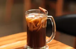 Bandrek, minuman penghangat tubuh khas Tatar Sunda yang cocok diseruput di tengah sejuknya dataran tinggi Priangan. (Sumber: IG: daoendjati.smg)
