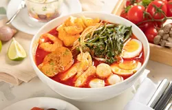 Laksa lemak sebagai salah satu hidangan Nyonya (peranakan). (Sumber: Wikimedia Commons | Foto: Change C.C)