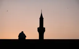 Ketika Warisan Suci Dikoyak oleh Skandal dan Kekuasaan, Masihkah Ulama sebagai Pewaris Nabi?