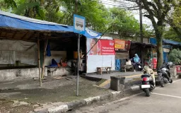 Fasilitas Halte Bus Memprihatinkan, Warga Pempertanyakan Imbauan Naik Transportasi Umum