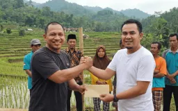 Dari Jualan Sandal hingga Jadi Pebisnis Sukses, Pengusaha Sumedang Ini Sukses Berdayakan Warga