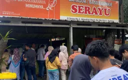 Batagor dan Baso Cuankie Serayu, Kuliner Sederhana yang Selalu Ramai di Cihapit