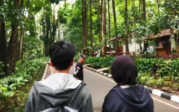 Dari Cafe ke Hiking: Kini Menjelajah Alam Jadi Hobi Baru Anak Muda