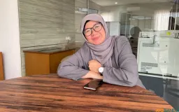 Menjadi Ibu dan Ayah Sekaligus, Perjalanan Seorang Single Parent Menjaga Masa Depan Anak