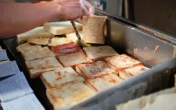 Roti Gempol: dari 1958 Jadi Tempat Sarapan Legendaris di Tengah Kota Bandung