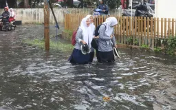 Bandung Geulis tapi Takut Hujan