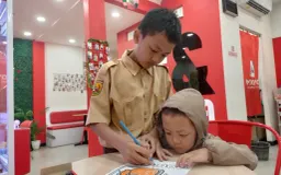 Asyiknya Menggambar, Mewarnai, dan Merawat Imajinasi