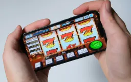 Slot di Kolom Komentar: Komunikasi Pemasaran Judol