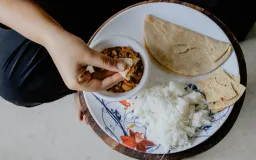 Menghabiskan Isi Piring Bisa Jadi Langkah Merawat Bumi