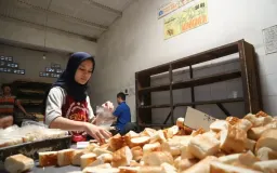  Sentra Roti Gang Babakan Rahayu, Bermula dari Kisah Pensiunan Muda di Tahun 1960