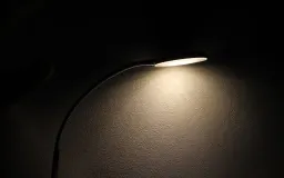 Belajar Tanpa Lampu Sorot dan Menghargai Proses yang Tak Terlihat