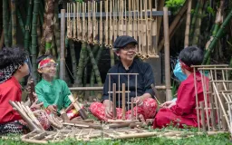 Pengasuhan Anak di Era Digital