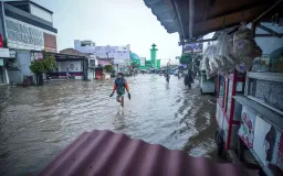 Bandung di Bawah Langit Gelisah