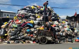 Muhammad Farhan: Kota Bandung Darurat Sampah!