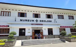 Museum Geologi Menghidupkan Perjalanan Bumi di Kota Bandung