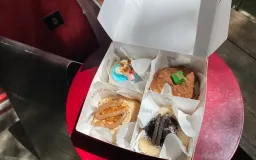 Perpaduan Kenyal dan Lembut dari Donat Moci Viral di Bandung