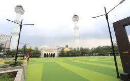 Kenangan yang Menggenang di Masjid Agung Alun-Alun Bandung