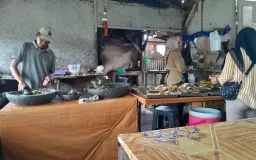 Menikmati Sensasi ‘Meledak’ Sambel Hejo Beledag Soreang