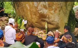 Ngaruat Gunung Manglayang, Tradisi Sakral Menjaga Harmoni Alam dan Manusia 