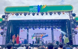 Kain Nusantara Menari di Panggung Jawa Barat