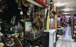 Pasar Antik Cikapundung: Kapsul Waktu di Jantung Kota Bandung