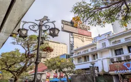 Wajah Ganda Kota Kembang: Ramah Wisatawan, Menantang bagi Pekerja