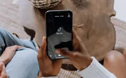 Antara Kebebasan Berpendapat dan Pengawasan Digital: Refleksi atas Kasus TikTok di Indonesia