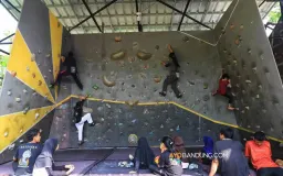 Bangkit Bergerak, Melawan Rebahan dan Scroll Medsos