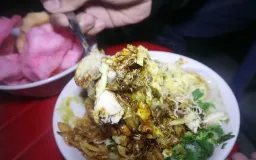Kuliner Legendaris: Ada Bubur Ayam Murah Meriah di Jantung Kota Bandung