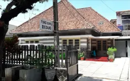 Surga Buku Jadul di Tengah Kota Bandung