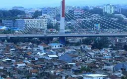 Muak, Muda, dan Miskin di Bandung