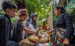 Hompimpa, Endog-endogan, Punten Mangga