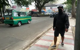 Revitalisasi Trotoar di Kota Bandung, Menjawab Kebutuhan Pejalan Kaki atau Pedagang Kecil?