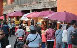 Budaya Serobot Antrean oleh Sebagian Emak-Emak di Kota Bandung