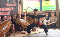 Ngamumule Seni Sunda untuk Hidup dengan Silat Gajah Putih