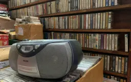 Melawan Arus Digital: Denyut Musik Analog di Bandung dan Makassar