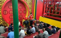Ramadan di Masjid Lautze 2: Saling Berbagi dan Tak Pernah Bertanya Latar Belakang