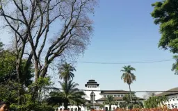 Kota Ini Butuh Mereka yang Berani, Bukan Sekadar Janji