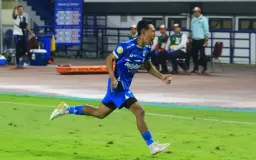 ‘Kojo’ Persib Beckham Putra Kembali jadi Pahlawan dan Ulangi Selebrasi ‘Ngahodhod Katirisan’