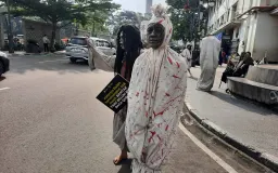 Hantu Asia-Afrika: Antara Daya Tarik Wisata dan Kerentanan Sosial