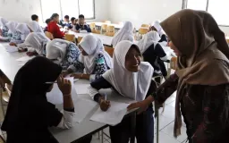 Mendesak Gejolak Gaji Guru Naik