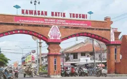 Jejak Kampung Batik Trusmi: Dari Warisan Kesultanan hingga Menjadi Fashion Modern