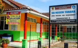 Tanara Berarti Tanah Merah