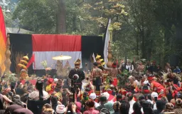 Ngertaken Bumi Lamba di Gunung Tangkuban Parahu