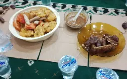 Antara Kurma dan Bala-Bala