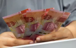 Belanja atau Investasi? Mengelola THR di Tengah Ketidakpastian Ekonomi