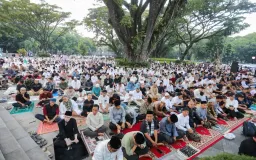 Beda Hari Satu Kemenangan: Menghargai Landasan Ilmu di Balik Penentuan Hari Raya