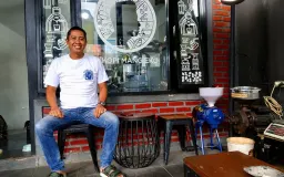 Dari Excelso ke Houston: Perjalanan Dua Dekade Mang Eko Membangun ‘Legacy’ Kopi di Bandung